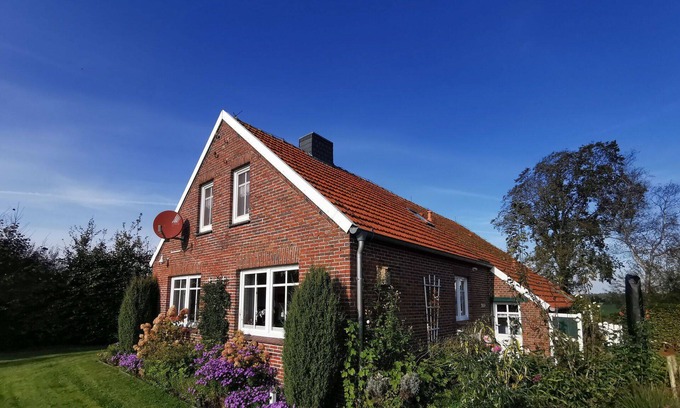 Barkholt House | Beautiful private villa for 4 guests with TV and terrace