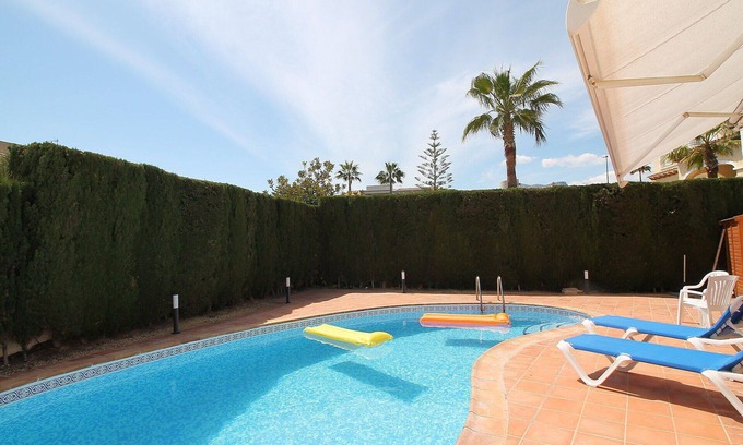 Bell Horizo House | Beautiful private villa for 10 guests with WIFI, private pool, A/C, TV, patio and parking