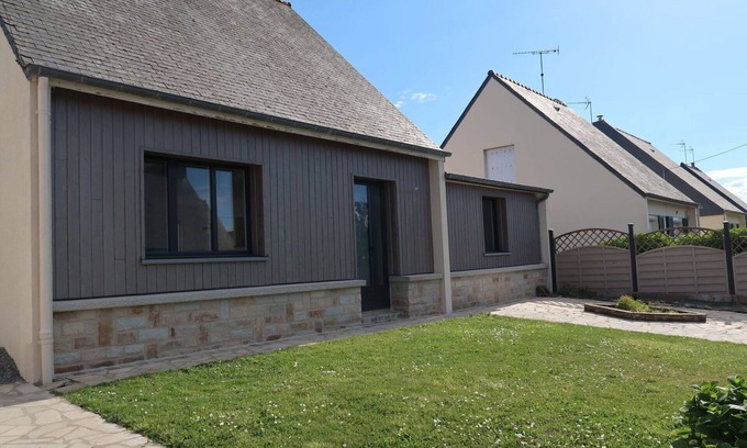 Matignon House | Beautiful private villa for 4 people with TV, terrace and pets allowed