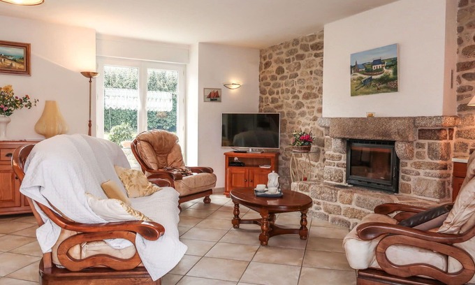 Ploemeur House | Beautiful private villa for 4 people with TV and pets allowed