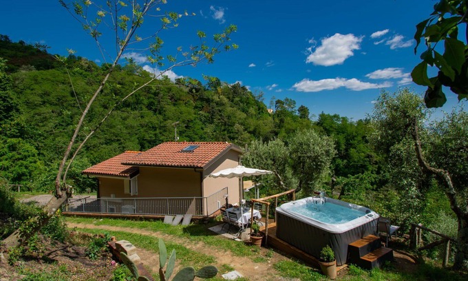 Macchino House | Beautiful private villa for 6 guests with hot tub, WIFI, private pool, TV, patio and pets allowed