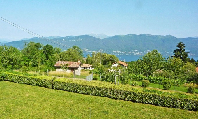 Porto Valtravaglia House | Beautiful private villa for 6 guests with WIFI, TV, terrace, pets allowed and parking