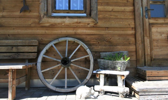 Schwendau House | Beautiful private villa for 6 guests with WIFI, TV, terrace and pets allowed