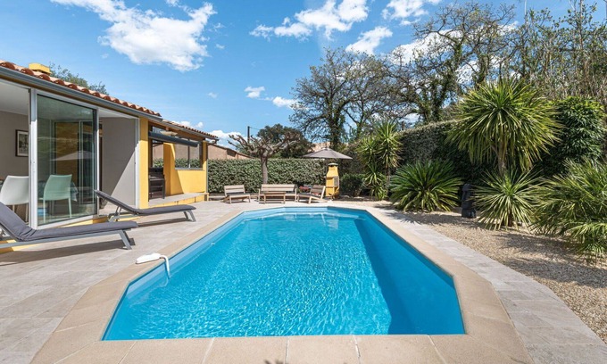 Cogolin House | Beautiful private villa for 4 guests with A/C, private pool, WIFI, TV, terrace and pets allowed