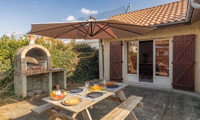 Mimizan House | Beautiful private villa for 4 guests with WIFI, TV, terrace and pets allowed