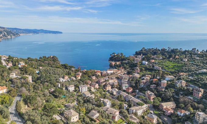 Rapallo Villa | Beautiful private villa for 8 guests with WIFI, A/C, TV, patio and pets allowed