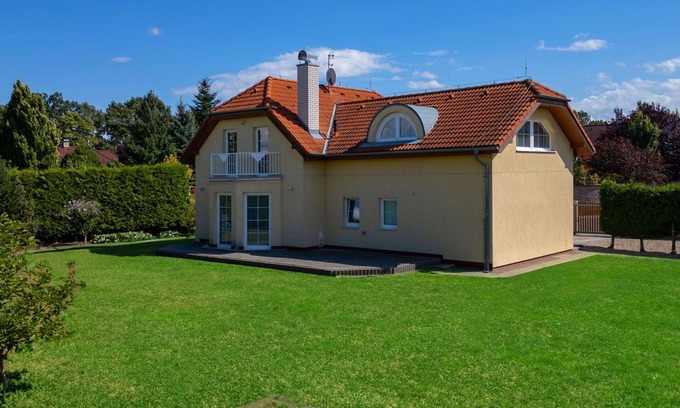 Dolni Chabry Villa | Beautiful private villa for 8 guests with WIFI, TV and terrace