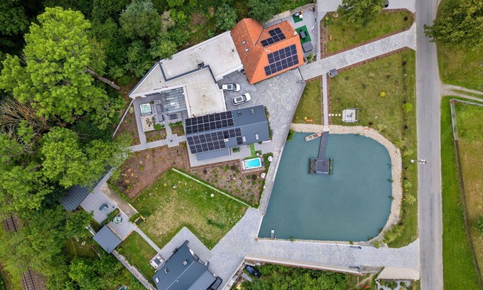 Dolni Laz House | Beautiful private villa for 6 people with hot tub, A/C, WIFI, TV, terrace and pets allowed