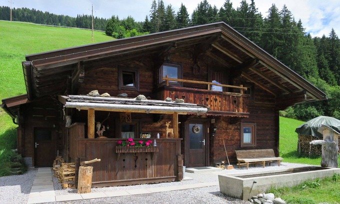 Hippach House | Beautiful private villa for 13 guests with WIFI, TV, terrace and pets allowed