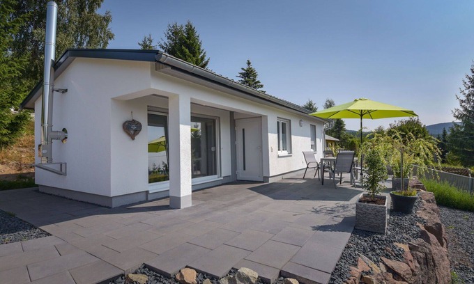 Goldlauter House | Beautiful private villa for 4 guests with WIFI, TV, terrace and pets allowed
