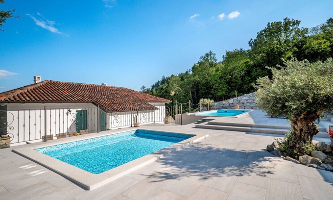 Buzet House | Beautiful private villa for 14 guests with A/C, WIFI, private pool, TV and terrace