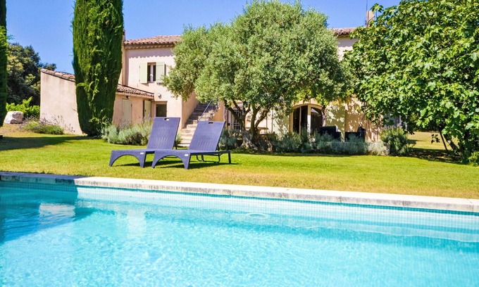 Cucuron House | Beautiful private villa for 9 people with WIFI, private pool, TV and terrace