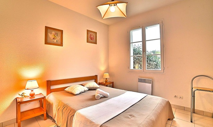 Domino House | Beautiful private villa for 5 guests with WIFI, TV, terrace and pets allowed