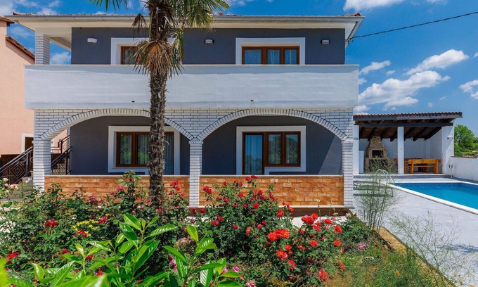 Rezanci House | Beautiful private villa for 8 guests with A/C, private pool, WIFI, TV and terrace