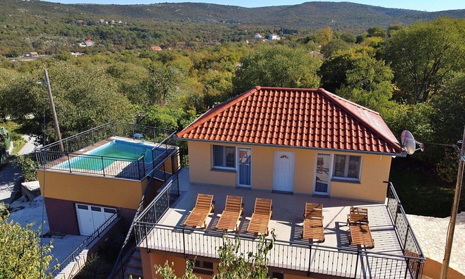 Labin House | Beautiful private villa with hot tub, WIFI, private pool, A/C, TV, terrace and pets allowed