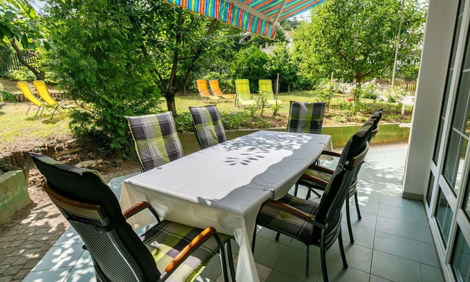 Fonyod House | Beautiful private villa for 6 people with A/C, WIFI, TV, terrace and pets allowed