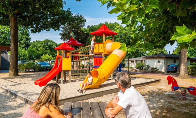 Municipality of Echt-Susteren House | Beautiful private villa for 10 guests with WIFI, pool, TV and terrace