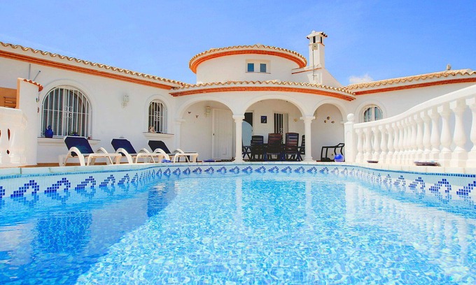 Monte Pego Villa | Beautiful private villa with WIFI, private pool, A/C, TV, terrace, pets allowed and panoramic view
