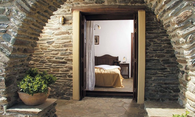 Ydrousa House | Beautiful, quiet, Cycladic house in Andros
