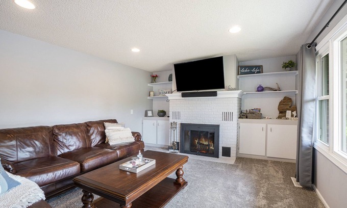 South Haven House | Beautiful ranch situated on a ravine within minutes to downtown South Haven