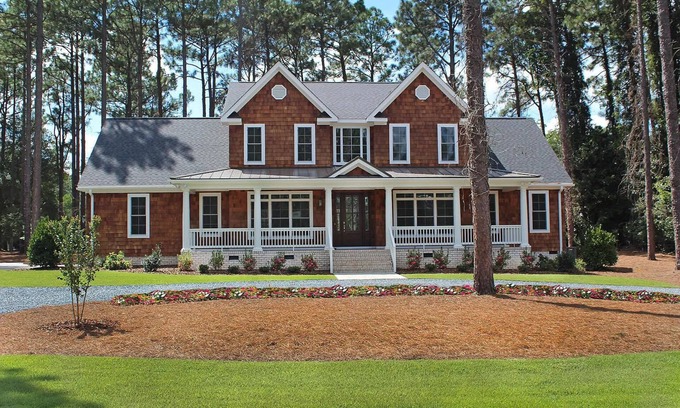 Pinehurst House | Beautiful recently constructed luxury home located 1 mile from Pinehurst #2.