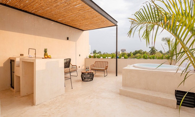 Merida Municipality House | Beautiful Residence with Rooftop & Small Pool