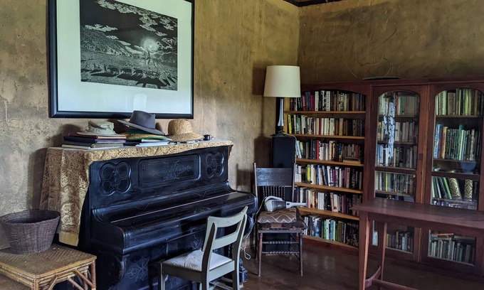 Turill House | Beautiful Rustic Rammed Earth House set on 300 Acres