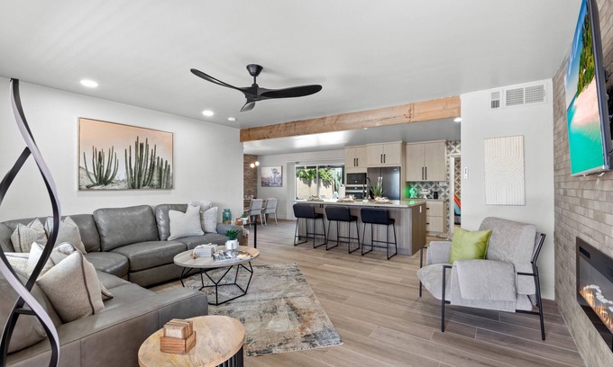 South Scottsdale House | Beautiful Scottsdale home for rent 3 miles from Old Town Scottsdale.