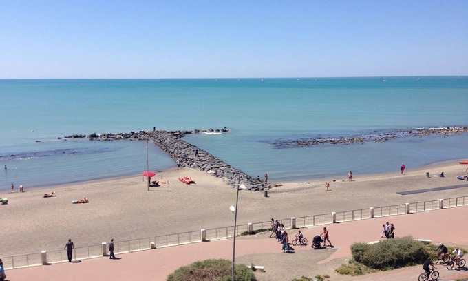 Quartiere XXXIII Lido di Ostia Ponente Apartment | BEAUTIFUL SEA FRONT MANSARD
