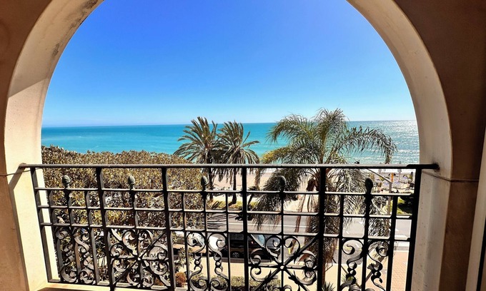 French Riviera Apartment | Beautiful seafront apartment with lovely terrasse with sea view and parking