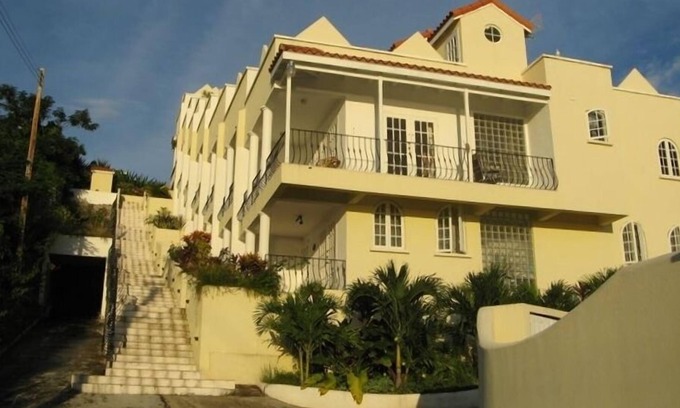 Prospect House | Beautiful & Spacious Townhouse ~With~ Swimming Pool & Panoramic Views