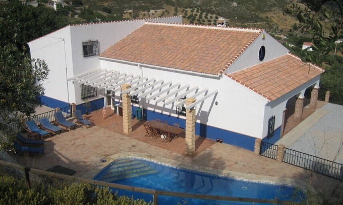 Alcaucin Villa | Beautiful spacious villa with fantastic views and private pool
