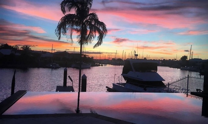 Cullen Bay House | Beautiful spacious waterfront home right on the Cullen Bay Marina!