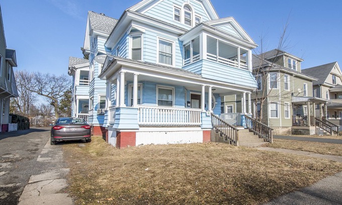 Springfield House | Beautiful Springfield rental- close to MGM And Basket ball hall of fame
