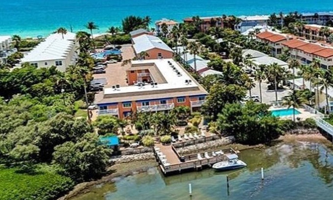 Bradenton Beach Apartment | Beautiful studio unit at resort, sleeps 2