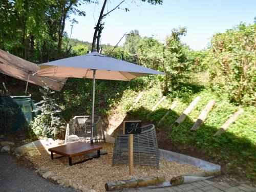 Arzier House | Beautiful studio - private garden, EV, breakfast - Chalet Hug studio