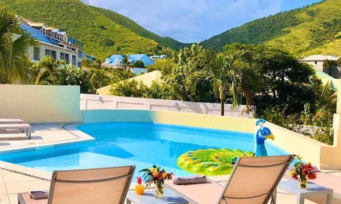 Cul de Sac Apartment | Beautiful suite S6, pool, next to paradise Pinel Island