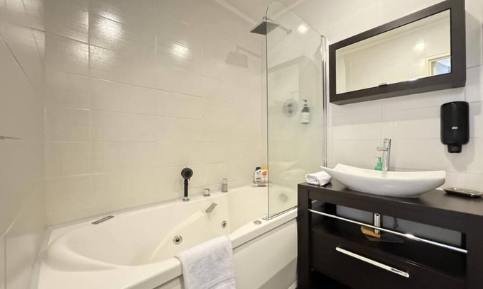Royat Apartment | Beautiful T2 opposite the Royat spa and casino