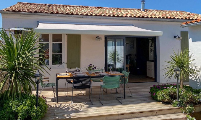 Loix House | Beautiful, tastefully decorated house in the heart of Loix