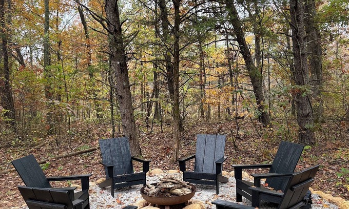 Monteagle House | Beautiful Tiny Home with Large Porch, Outdoor Fireplace & TV, and Hot Tub