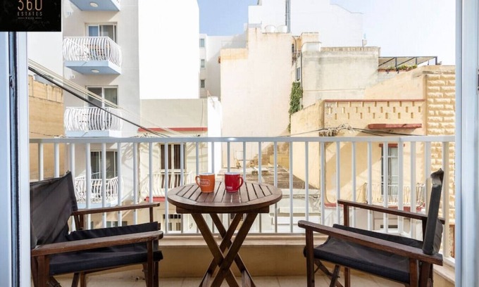 Bugibba Apartment | Beautiful, TOP NOTCH 1 BR APT just off the coast