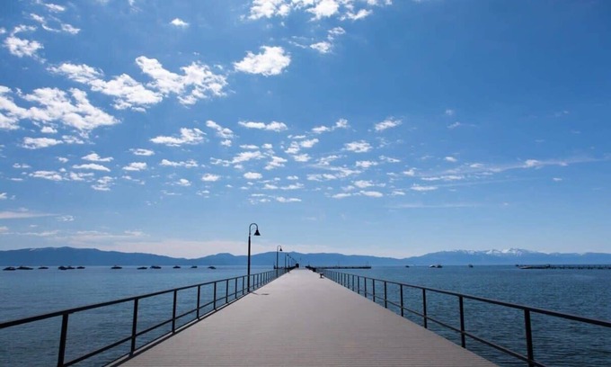 Tahoe Tavern House | Beautiful Townhouse- Walk to Tahoe City!