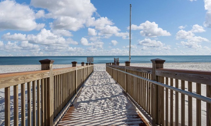 Ono Island Condo | Beautiful View - Beach Front - Beach Colony East