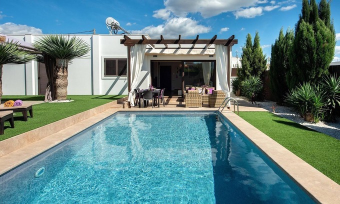 Ibiza Town Villa | Beautiful villa close to the beach and Ibiza for families and friends