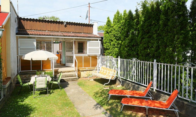 Balatonakali House | Beautiful villa for 4 people with WIFI, A/C, TV, terrace and pets allowed