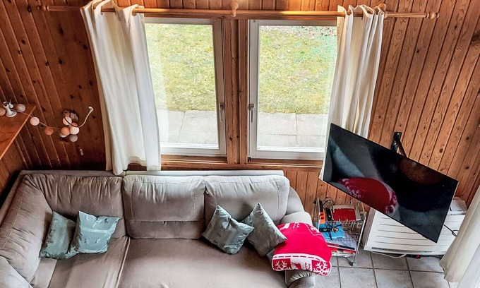 Bremke House | Beautiful villa for 4 guests with A/C, WIFI, TV, terrace and pets allowed