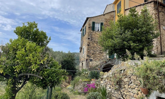 Torrazza House | Beautiful villa for 5 guests with WIFI, terrace, pets allowed and panoramic view