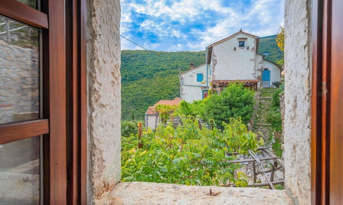 Sucici House | Beautiful villa for 6 guests with A/C, WIFI, TV, terrace, panoramic view and parking
