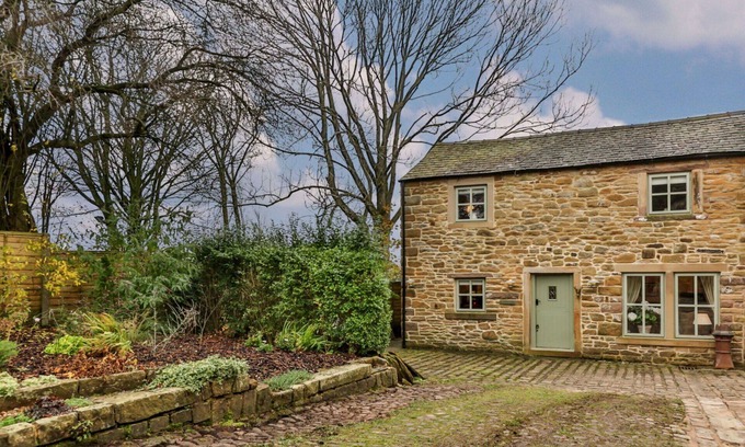 Blackburn House | Beautiful villa for 3 people with WIFI, TV and pets allowed