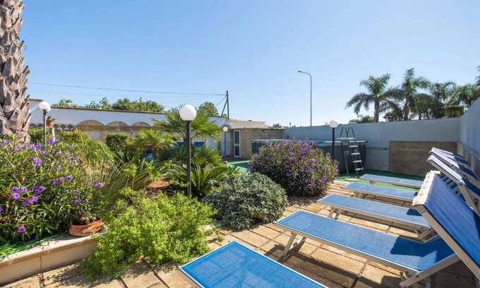 Scala di Furno Villa | Beautiful villa for 7 guests with A/C, pool, TV and patio